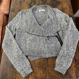 Hollister crochet knit wrap zip